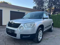 Grau Gebraucht 2010 Skoda Yeti Ambition SUV | 4.900 € (Superpreis)