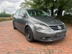 Grau Gebraucht 2005 VW Golf V Limousine | 1.499 €