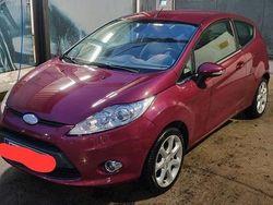 Rot Gebraucht 2009 Ford Fiesta Limousine | 2.600 € (Etwas zu teuer)