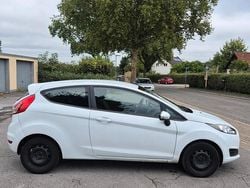 Weiß Gebraucht 2015 Ford Fiesta Kleinwagen | 5.500 € (Guter Preis)