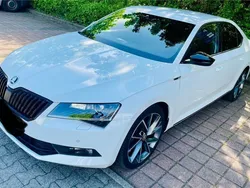 Weiß Gebraucht 2017 Skoda Superb SportLine Limousine | 16.500 € (Superpreis)
