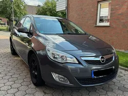 Grau Gebraucht 2011 Opel Astra Kombi | 4.500 € (Fairer Preis)