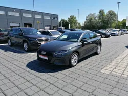 Grau Gebraucht 2022 Audi A3 Sportback Basis Limousine | 25.870 € (Fairer Preis)