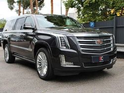 Grau Gebraucht 2017 Cadillac Escalade SUV | 53.500 € (Teuer)