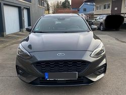 Grau Gebraucht 2020 Ford Focus ST-Line X Kombi | 19.000 € (Fairer Preis)