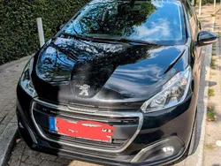 Schwarz Gebraucht 2017 Peugeot 208 Active Kleinwagen | 3.480 € (Guter Preis)