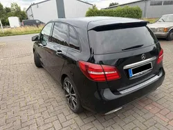 Schwarz Gebraucht 2019 Mercedes B200 Van / Kleinbus | 18.000 € (Fairer Preis)