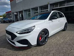 Weiß Gebraucht 2021 Hyundai i30 N Performance Limousine | 26.780 € (Fairer Preis)