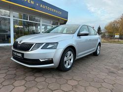 Silber Gebraucht 2018 Skoda Octavia Limousine | 16.950 € (Fairer Preis)