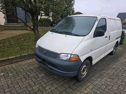 Weiß Gebraucht 2003 Toyota HiAce Van / Kleinbus | 4.750 €