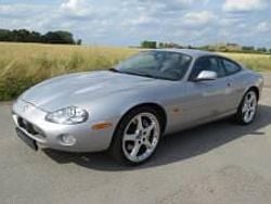 Silber Gebraucht 2000 Jaguar XKR Coupé | 44.900 €