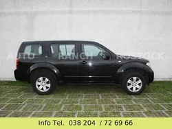 Schwarz Gebraucht 2005 Nissan Pathfinder SE SUV | 3.999 € (Fairer Preis)