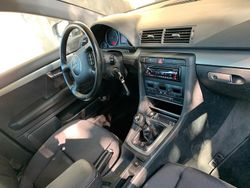 Grau Gebraucht 2001 Audi A4 Limousine | 450 € (Superpreis)