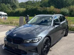 Grau Gebraucht 2021 BMW 318 Sport Line Kombi | 24.300 € (Etwas zu teuer)