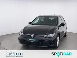 Schwarz Gebraucht 2024 VW Golf VIII Life Limousine | 26.270 € (Fairer Preis)