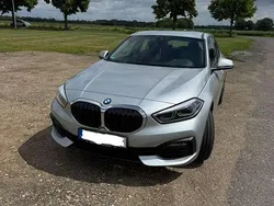 Grau Gebraucht 2020 BMW 118 Advantage Kleinwagen | 16.900 € (Fairer Preis)