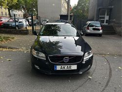 Grau Gebraucht 2015 Volvo V70 Kombi | 9.900 € (Fairer Preis)