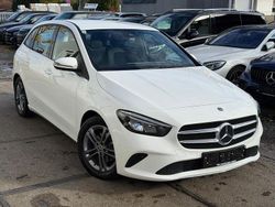 Weiß Gebraucht 2020 Mercedes 180 Limousine | 19.500 € (Superpreis)