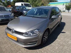 Grau Gebraucht 2016 VW Golf VII Allstar Limousine | 10.999 € (Fairer Preis)