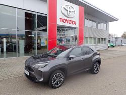 Grau Gebraucht 2022 Toyota Yaris Cross Elegant SUV | 22.990 € (Fairer Preis)