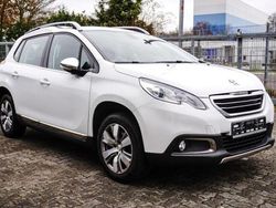 Weiß Gebraucht 2016 Peugeot 2008 Allure SUV | 9.990 € (Fairer Preis)
