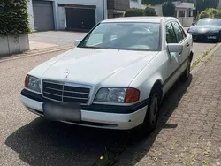 Weiß Gebraucht 1998 Mercedes C180 Classic Limousine | 1.500 € (Superpreis)
