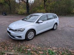 Grau Gebraucht 2016 VW Golf VII Comfortline Kombi | 11.000 € (Fairer Preis)