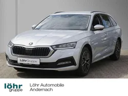 Brilliantsilber metallic Gebraucht 2022 Skoda Octavia Clever Kombi | 20.980 € (Guter Preis)