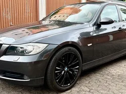 Grau Gebraucht 2007 BMW 318 Limousine | 6.900 €