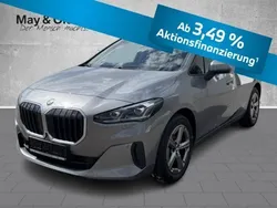 Skyscraper grau metallic Gebraucht 2023 BMW 218 Active Tourer Sport Line Van / Kleinbus | 32.790 € (Fairer Preis)