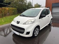 Weiß Gebraucht 2011 Peugeot 107 Kleinwagen | 2.495 € (Fairer Preis)