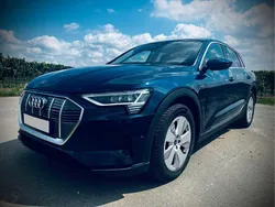 Blau Gebraucht 2020 Audi e-tron SUV | 22.900 € (Superpreis)