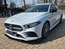 Weiß Gebraucht 2020 Mercedes A250 AMG line Limousine | 25.200 € (Fairer Preis)