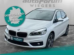Weiß Gebraucht 2017 BMW 218 Active Tourer Sport Line Van / Kleinbus | 15.481 € (Fairer Preis)