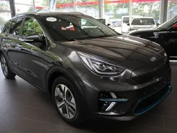 Grau Gebraucht 2021 Kia e-Niro 3 SUV | 24.990 € (Fairer Preis)