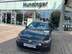 Grau Gebraucht 2022 VW Golf VIII Life Limousine | 20.980 € (Fairer Preis)