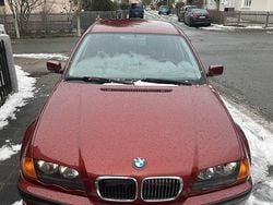 Rot Gebraucht 2001 BMW 316 Limousine | 3.000 €