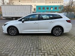 Weiß Gebraucht 2022 Toyota Corolla Business Edition Kombi | 19.950 € (Guter Preis)