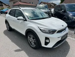 Weiß Gebraucht 2019 Kia Stonic Vision SUV | 12.990 € (Guter Preis)