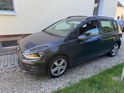 Grau Gebraucht 2017 VW Golf Sportsvan Comfortline Van / Kleinbus | 15.900 € (Fairer Preis)