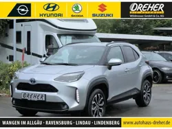 Silver (metallic) Gebraucht 2024 Toyota Yaris Hybrid Style SUV | 25.479 € (Fairer Preis)