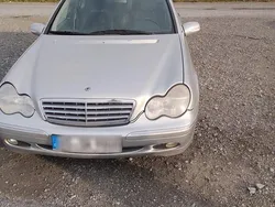 Grau Gebraucht 2001 Mercedes C200 Limousine | 1.300 €