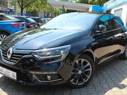 Schwarz Gebraucht 2017 Renault Mégane IV Bose Edition Limousine | 14.790 € (Etwas zu teuer)