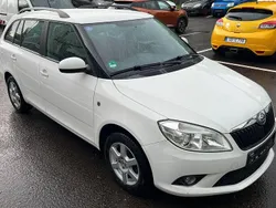 Weiß Gebraucht 2014 Skoda Fabia Kombi | 4.790 € (Fairer Preis)