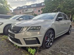 Grau Gebraucht 2019 Skoda Octavia RS Kombi | 15.000 € (Etwas zu teuer)