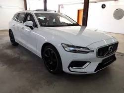 Weiß Gebraucht 2021 Volvo V60 Inscription Kombi | 28.400 € (Guter Preis)