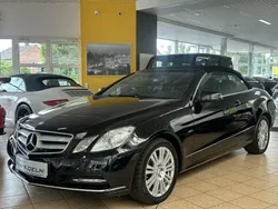 Obsidianschwarz metallic (metallic) Gebraucht 2012 Mercedes E200 Cabrio | 18.950 € (Etwas zu teuer)