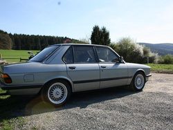 Silber Gebraucht 1987 BMW 525 Shadowline Limousine | 15.000 €