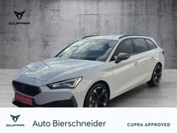 Weiss Gebraucht 2023 Cupra Leon Kombi | 28.450 € (Fairer Preis)