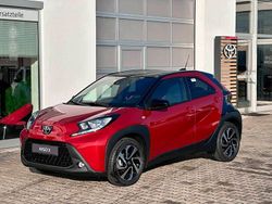 Chili red / night sky black Gebraucht 2025 Toyota Aygo X SUV | 19.300 € (Etwas zu teuer)